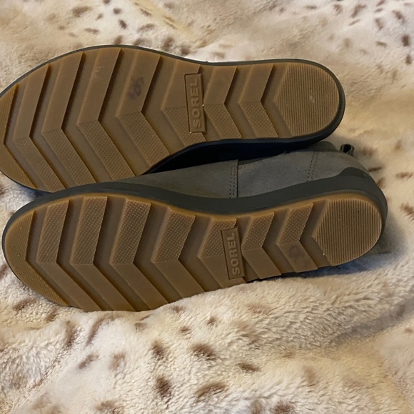 Sorel Olive Ankle Boots with Black Accents - Picture 3 of 5